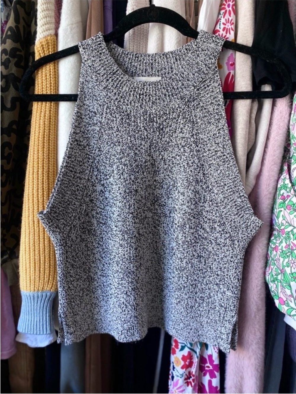 *Like-New* Wilfred Crevier Knit Top